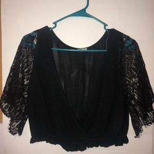 BLACK FESTIVAL CROPTOP